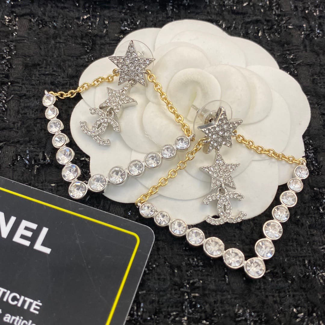 Boucles d'oreilles Chanel en diamants et maçonnerie