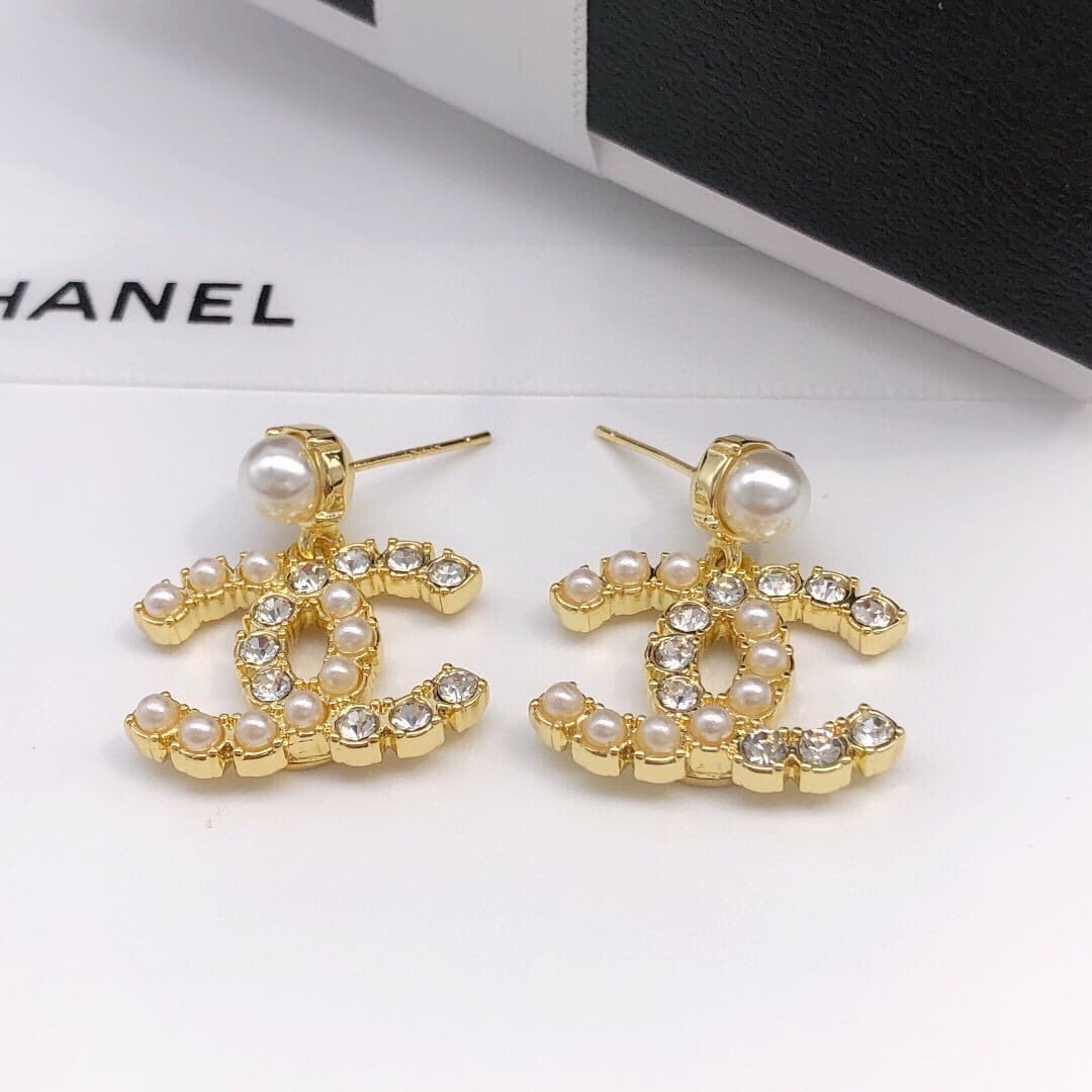 Boucles d'oreilles Chanel Double C en diamant et perle
