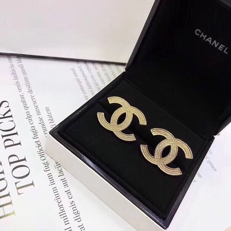 Boucles d'oreilles Chanel Double C