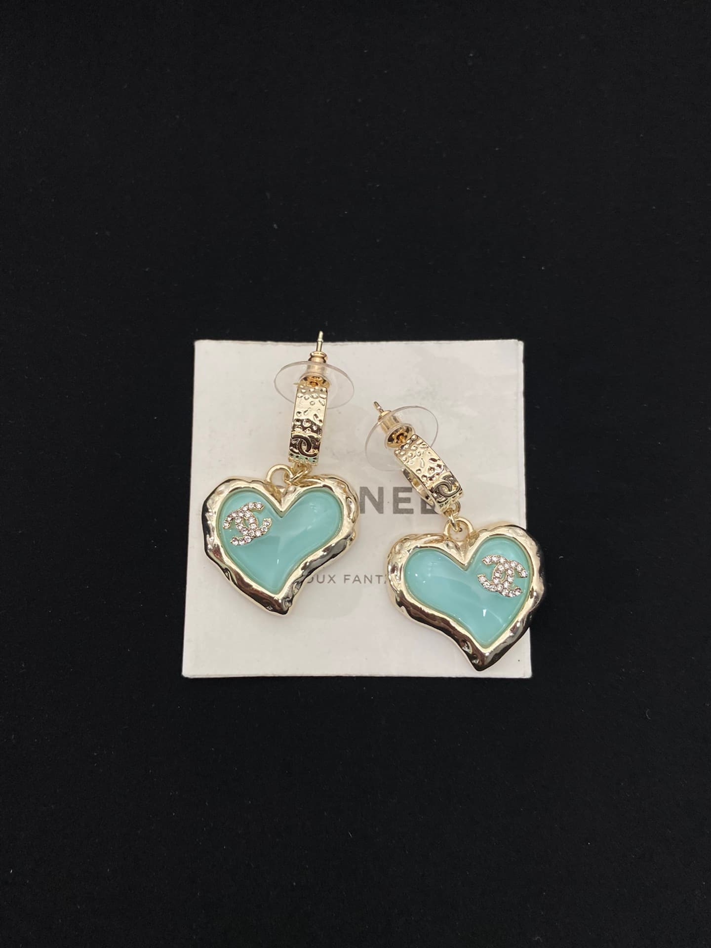 Boucles d'oreilles en verre en forme de cœur Chanel
