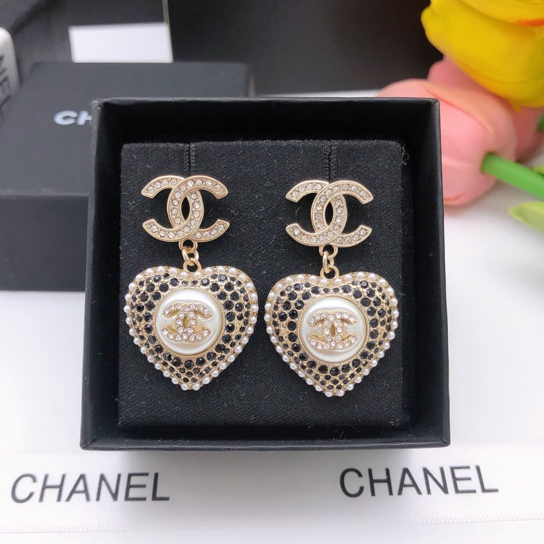 Boucles d'oreilles Chanel Love en diamant noir