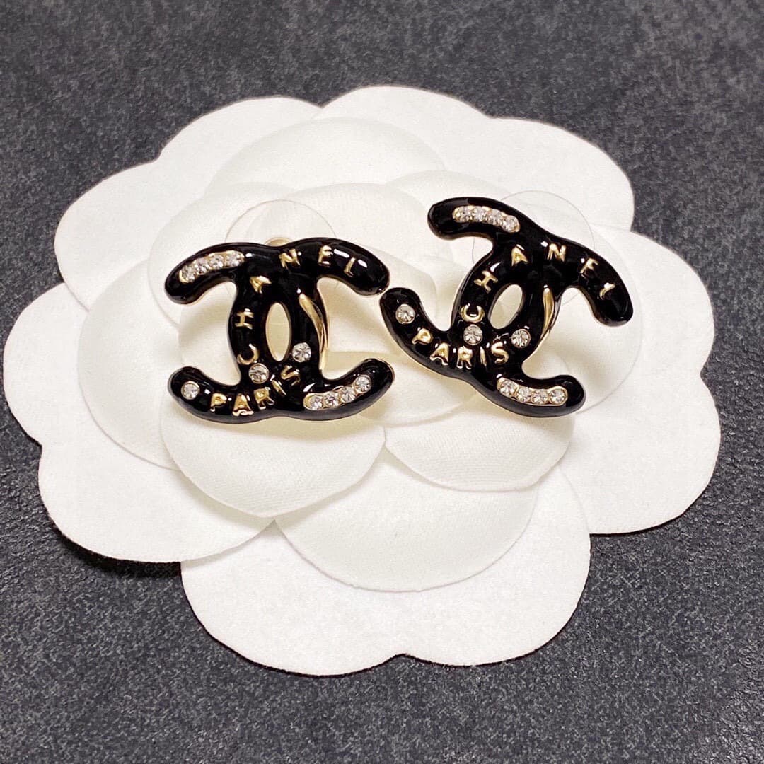 Boucles d'oreilles Chanel nouvelle double C