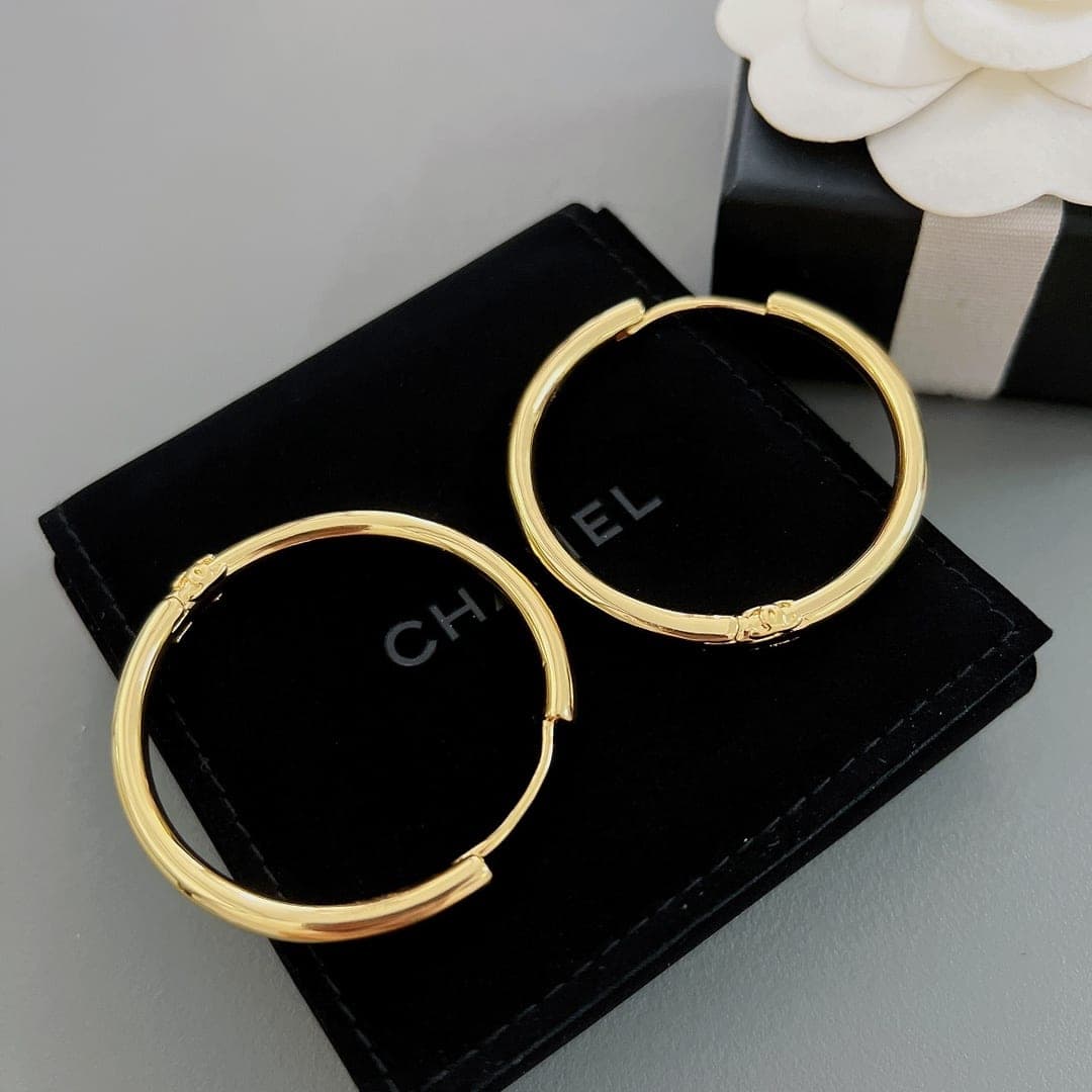 Boucles d'oreilles rondes Chanel
