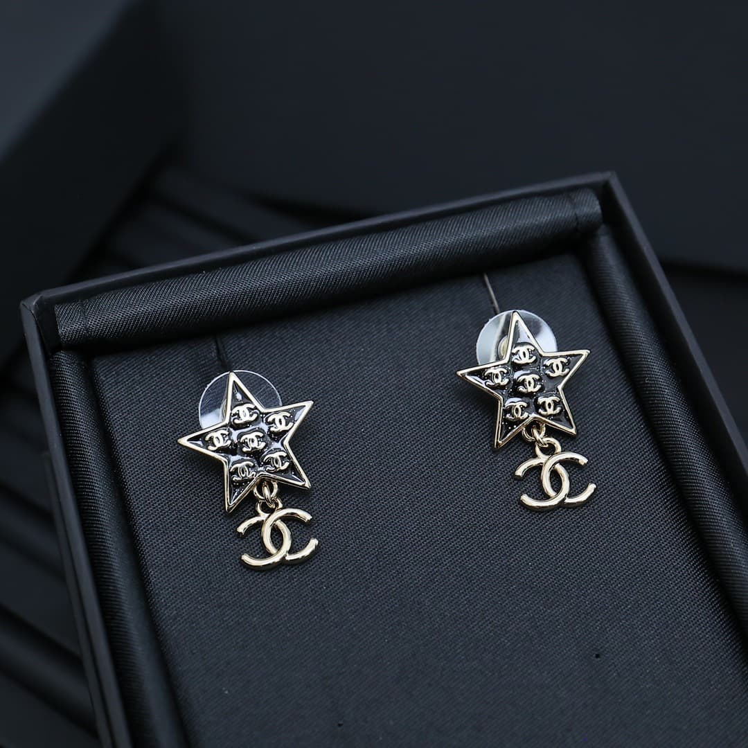 Boucles d'oreilles Chanel en forme d'étoile