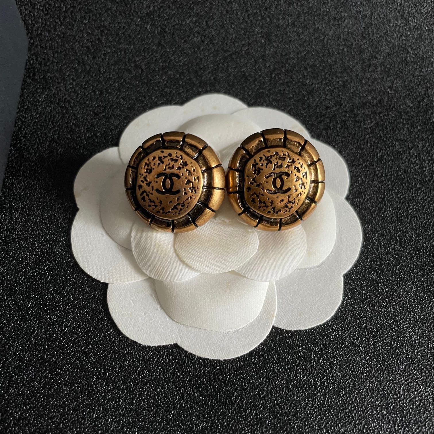 Boucles d'oreilles vintage Chanel
