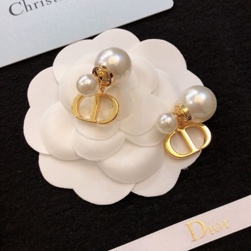 Boucles d'oreilles en perles Christian Dior