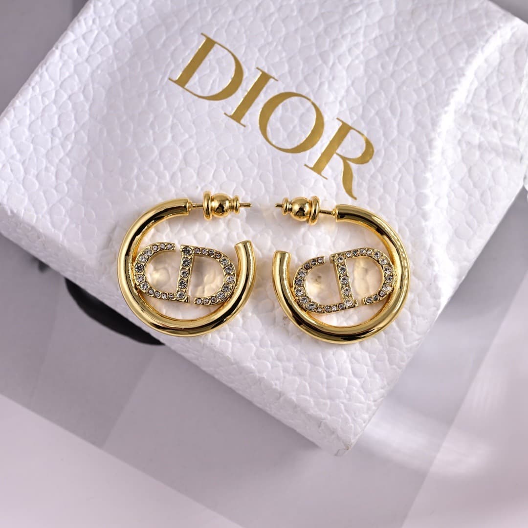 Boucles d'oreilles Dior nouvelle lettre