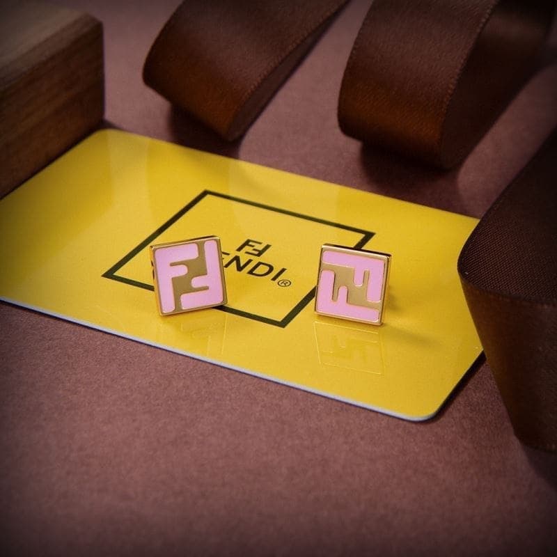 Boucles d'oreilles Fendi avec lettre