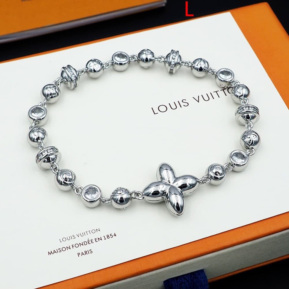 Le nouveau bracelet WGOBE de Louis Vuitton