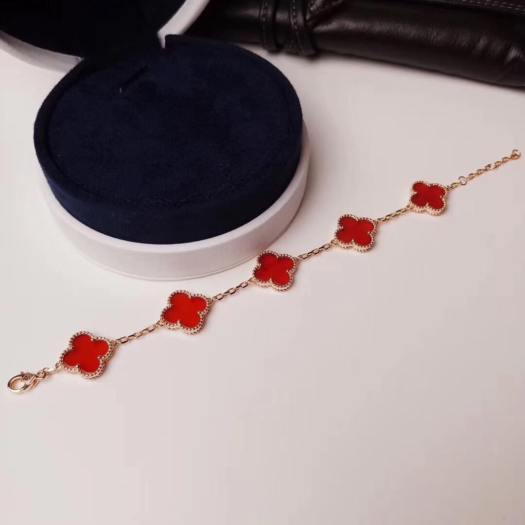 Bracelet Van Cleef&Arpels en or rose et nacre