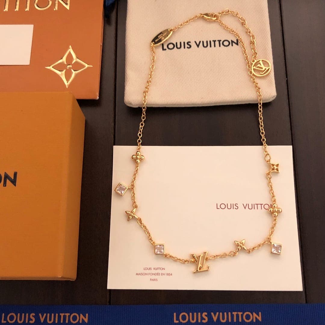 Bijoux Louis Vuitton LV en diamants : bracelets M1040A et colliers M01322