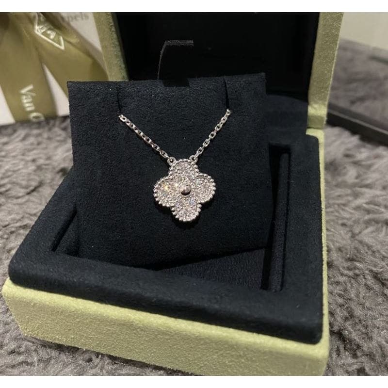 Collier porte-bonheur à quatre feuilles Van Cleef & Arpels VCA