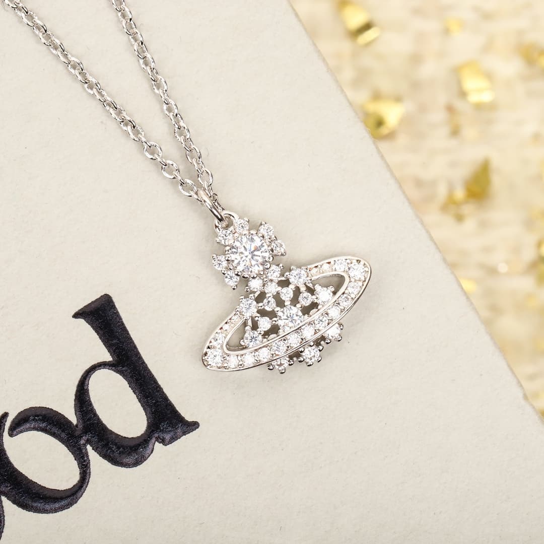 Collier Saturne creux en diamant Vivine Westwood