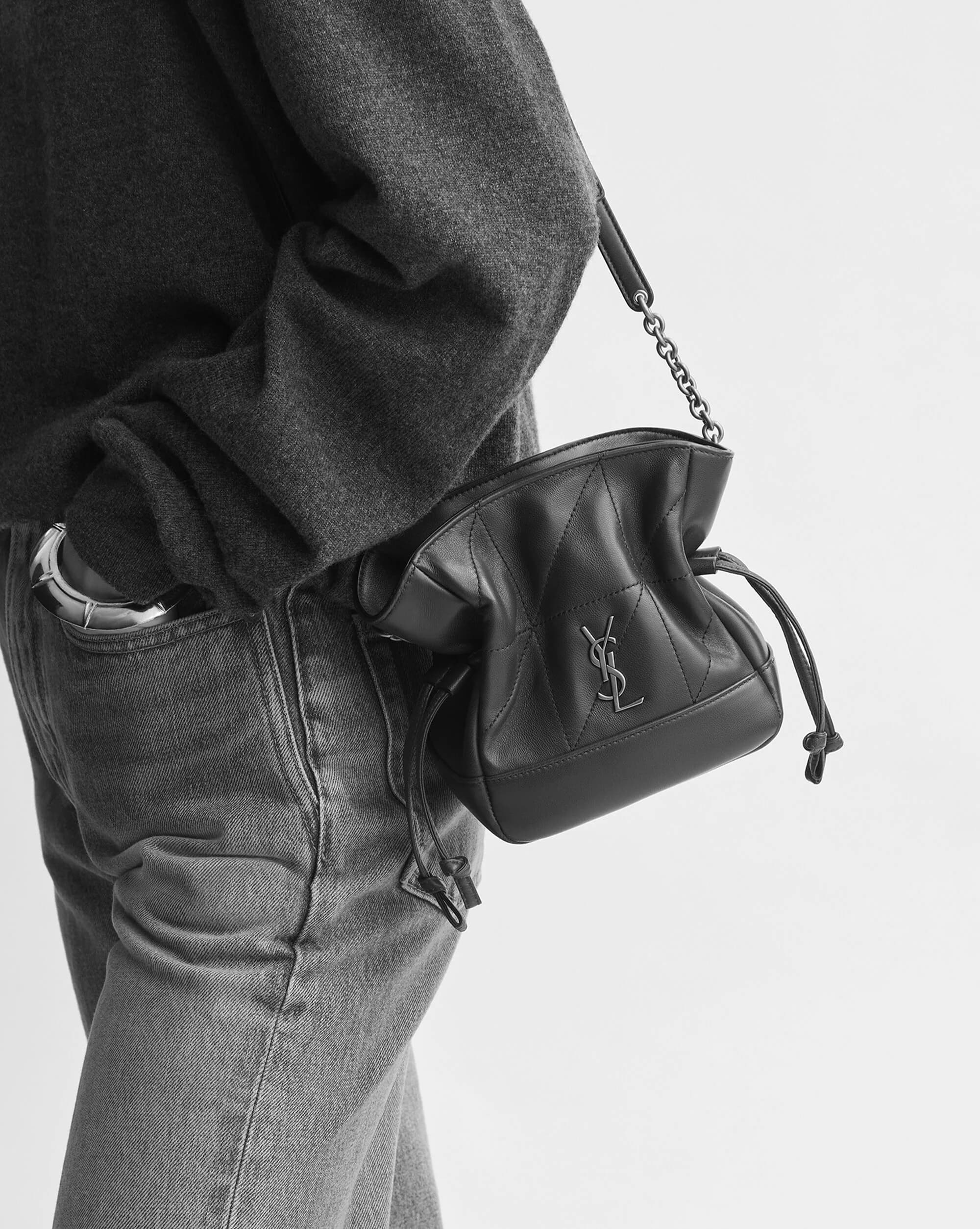 JAMIE MINI SHOULDER POUCH EN CUIR D’AGNEAU