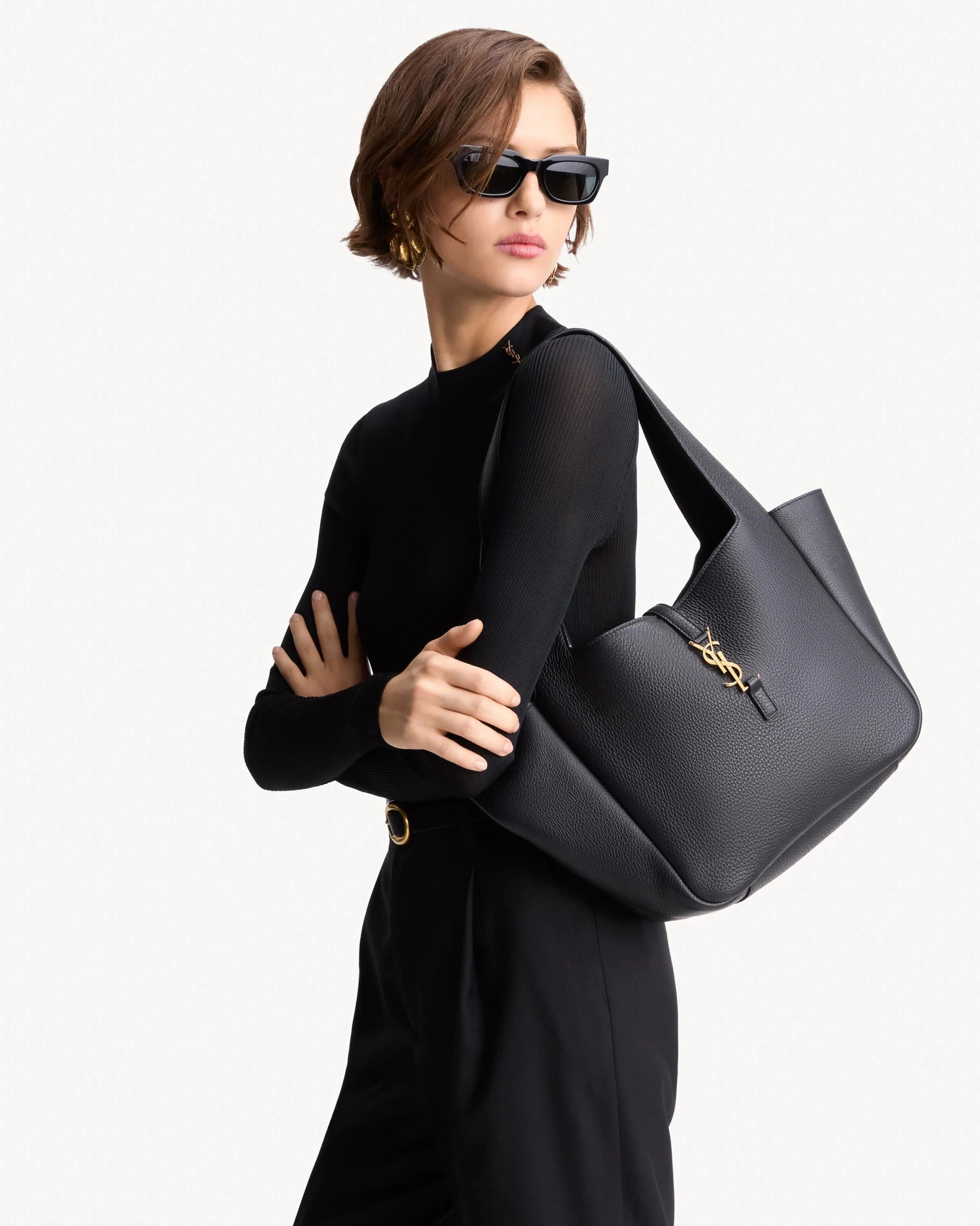 LE 5 À 7 SMALL BEA EN CUIR GRAINÉ