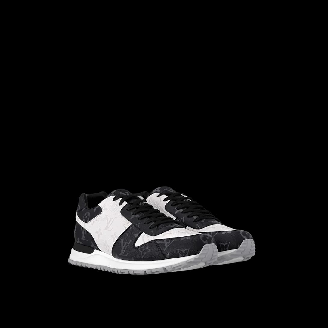 Sneaker Run Away - #1