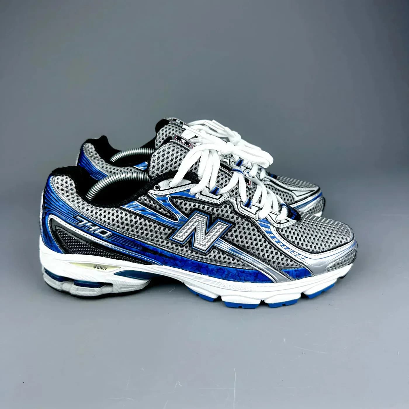 New Balance 740 — vue 1