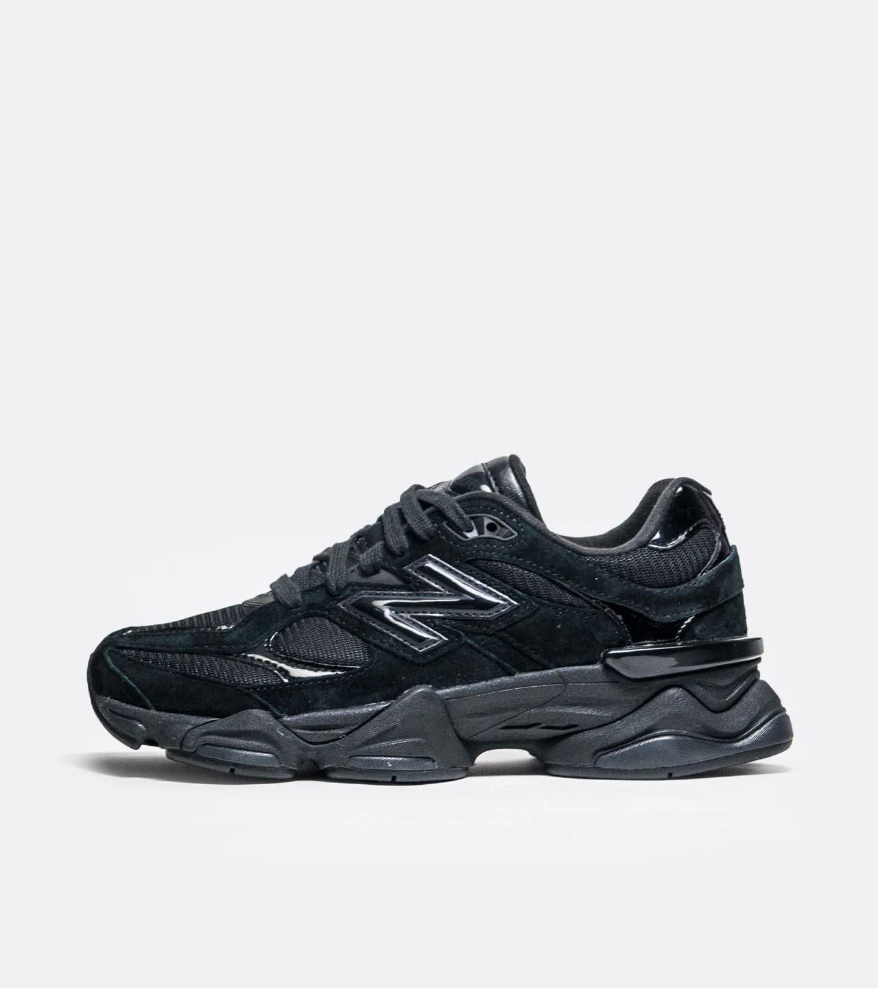New Balance 9060 Triple Black Patent — vue 1