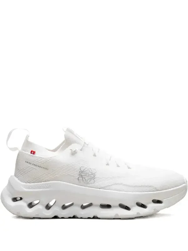 On Cloud × Loewe — Cloudtilt Blanche — vue 1